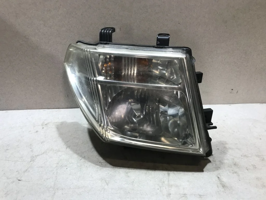 Фара правая Nissan Pathfinder R51  2009