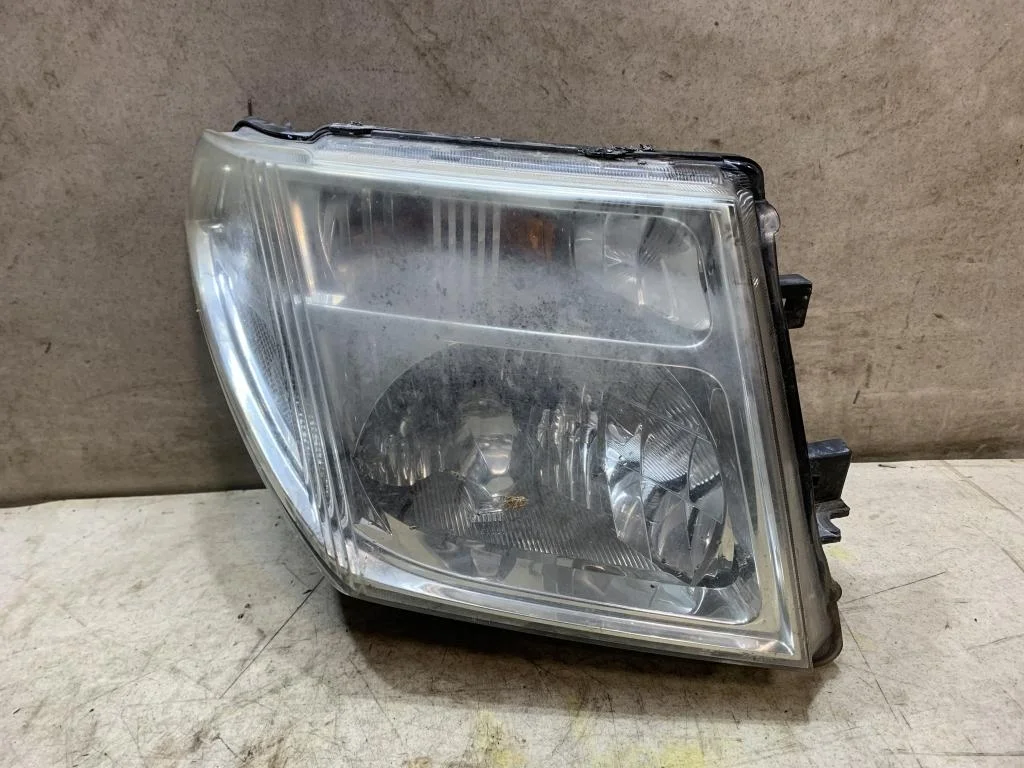 Фара правая Nissan Pathfinder R51 ДЕФЕКТ 2008