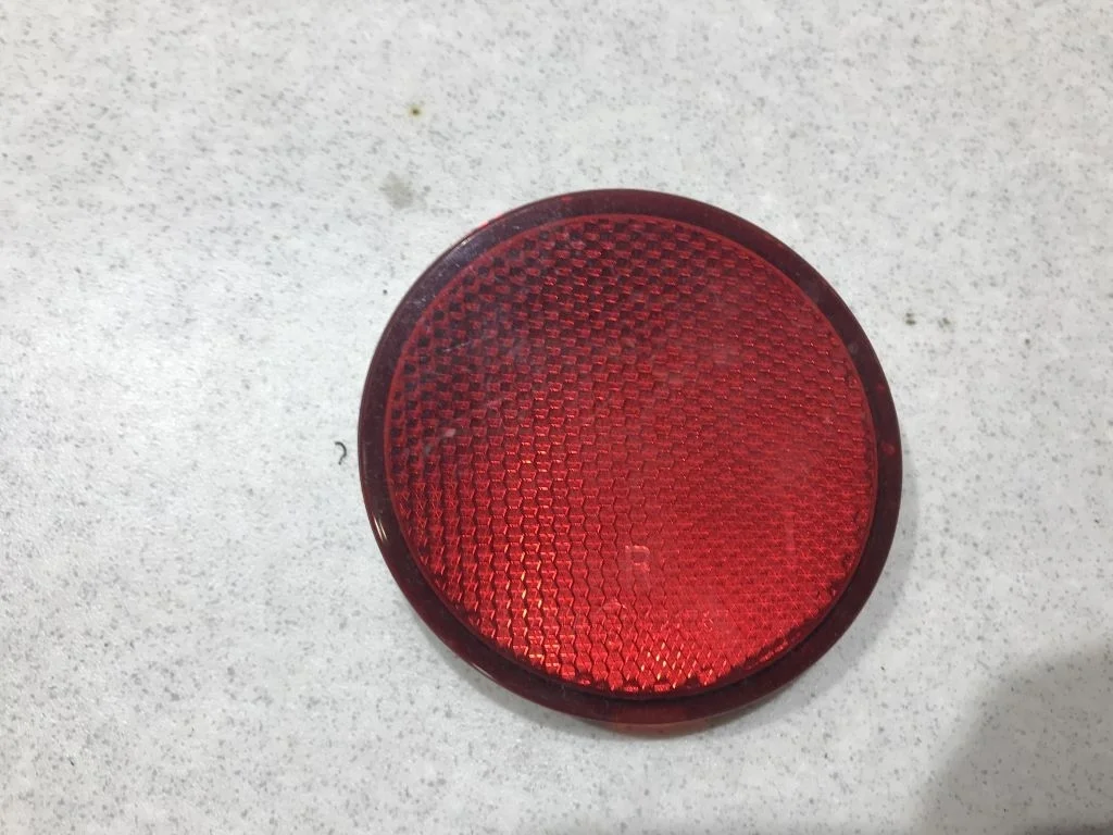 Отражатель правый Nissan Qashqai J10