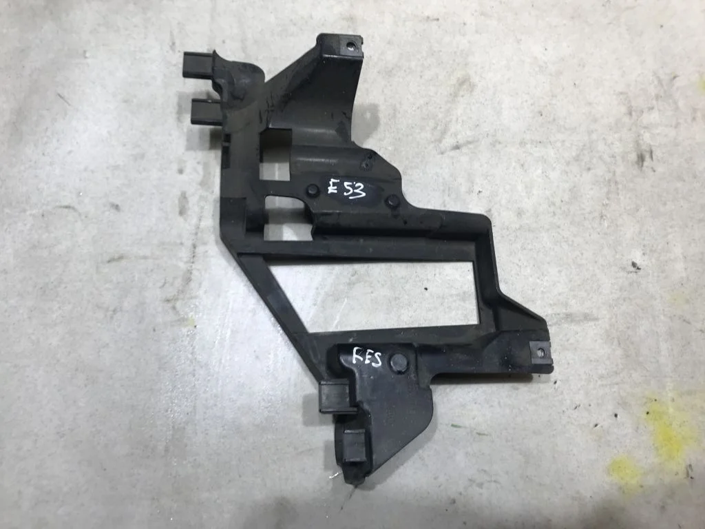 Кронштейн фары левый BMW X5 E53 Рестайлинг