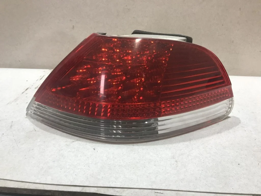 Фонарь правый задний BMW E65