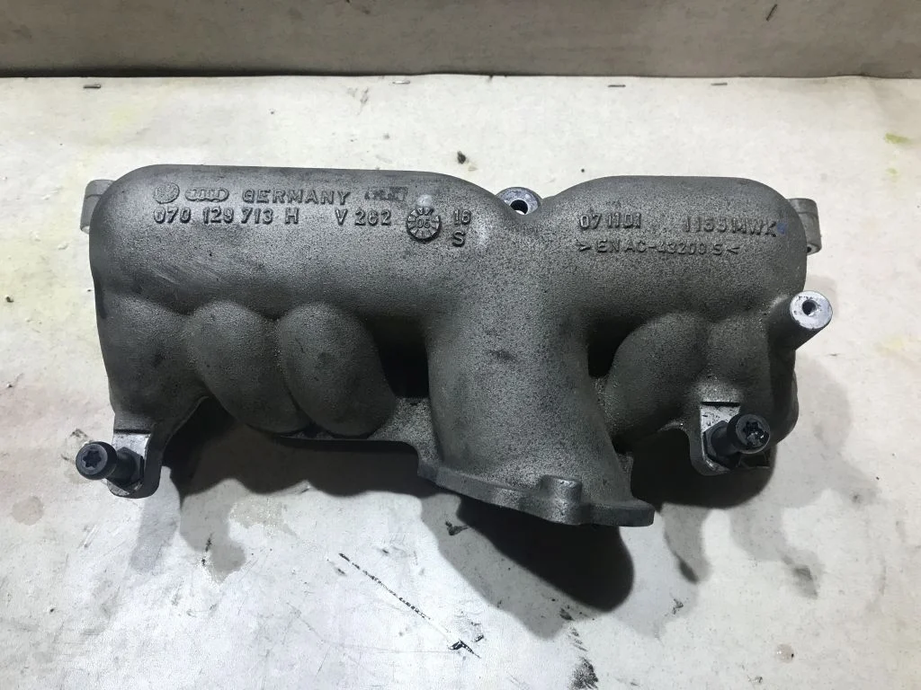 Коллектор впускной VW Touareg 1 2.5 BAC