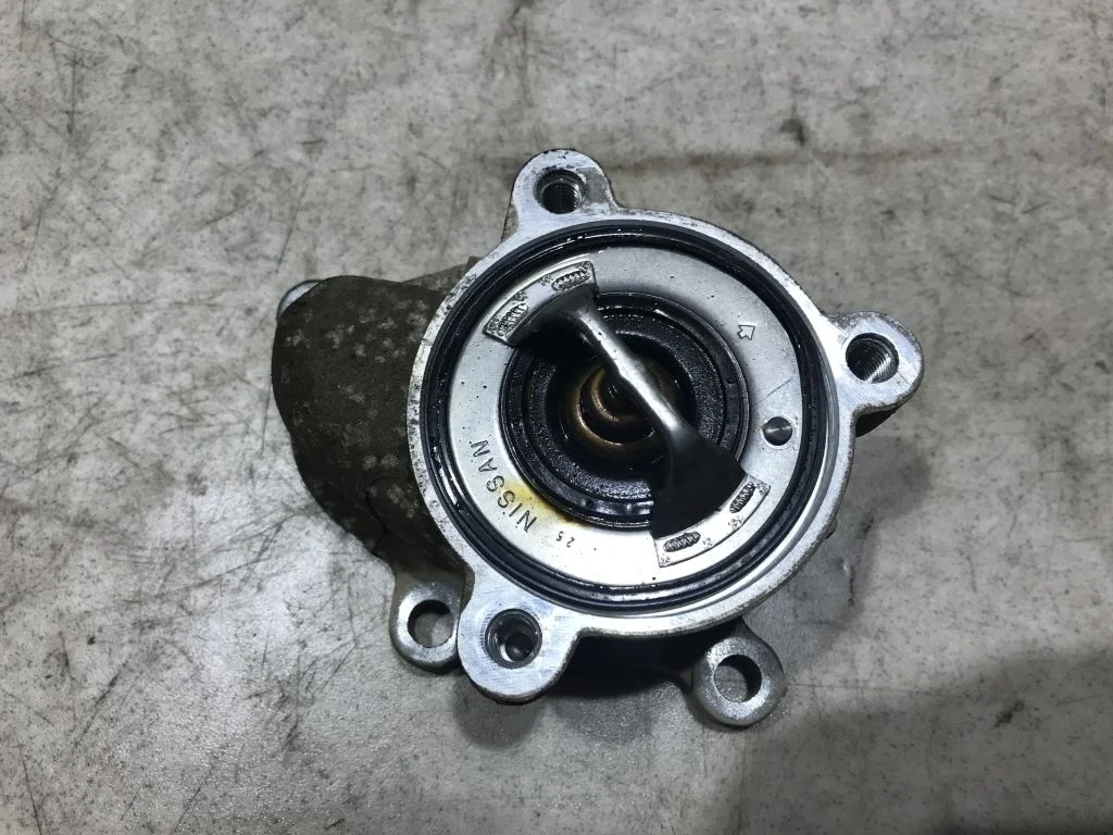 Корпус термостата Nissan Pathfinder R51