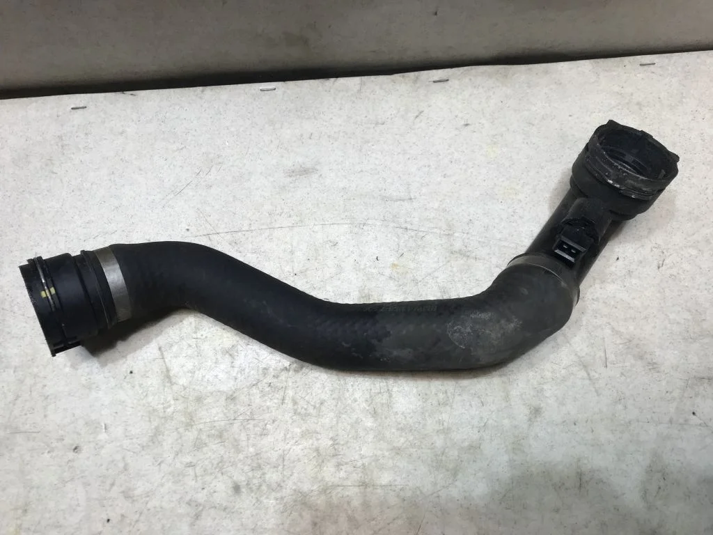 Патрубок системы охлаждения BMW E53