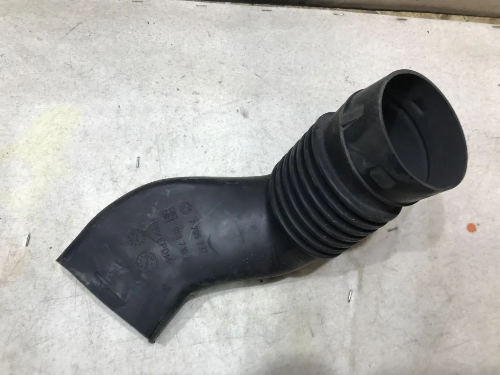 Патрубок воздуховода BMW X5 E53