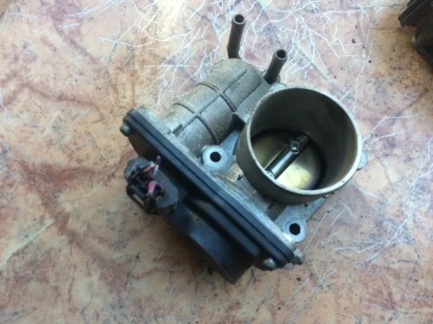 Заслонка дроссельная Nissan Note E11