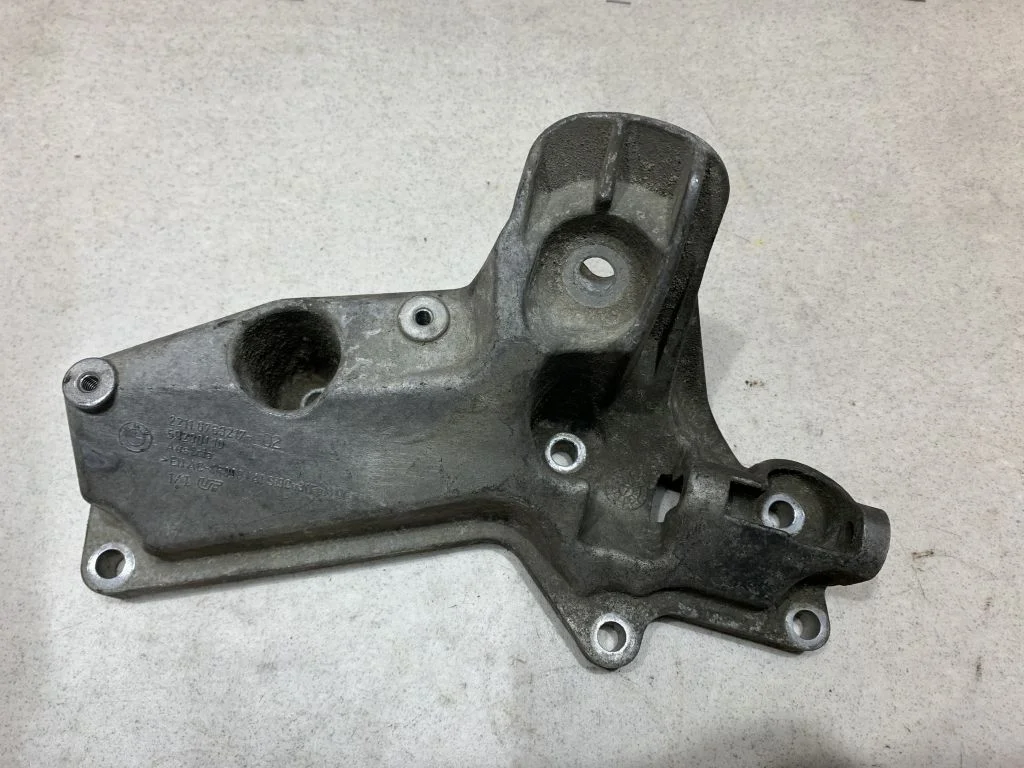 Кронштейн BMW E60