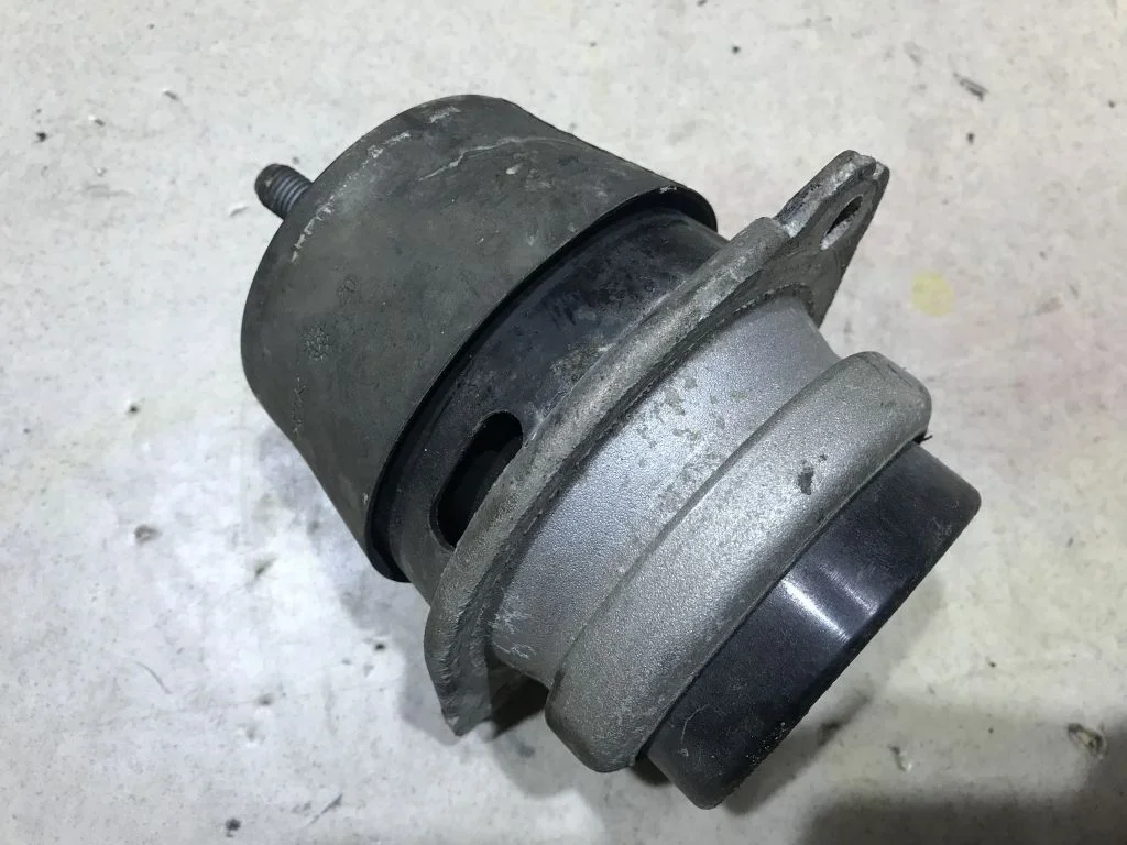 Подушка двигателя VW Touareg 1