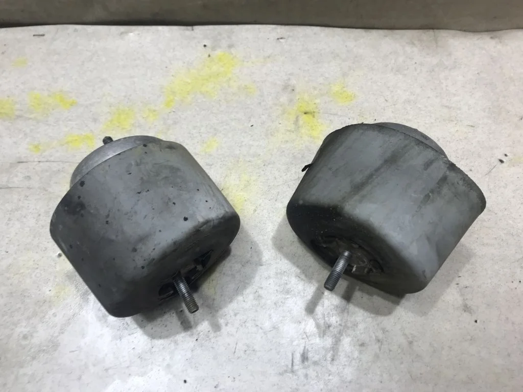 Опора двигателя Audi