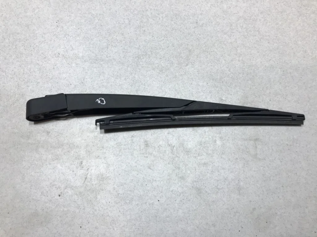 Поводок стеклоочистителя Nissan Qashqai