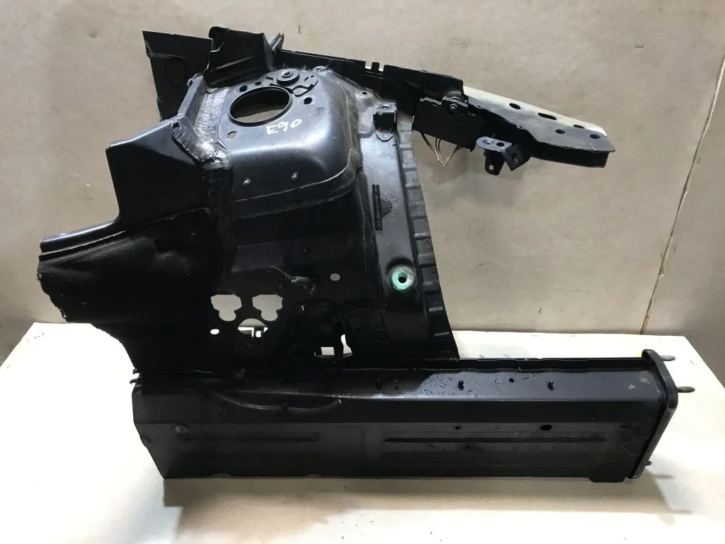 Четверть левая BMW E90