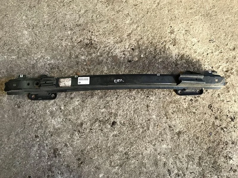 51127058465 Усилитель заднего бампера BMW E81