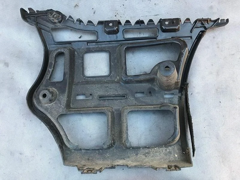 Направляющая бампера BMW E90 E91