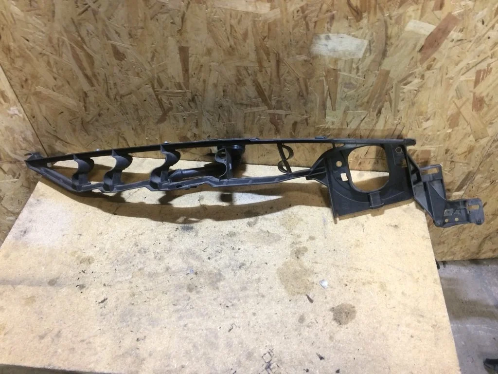 Кронштейн крыла  BMW E70 E71