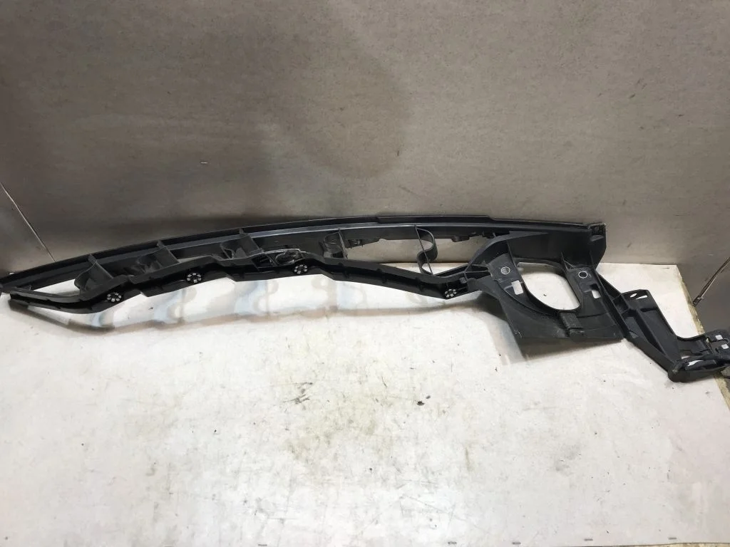 Кронштейн крыла правый BMW E70 E71