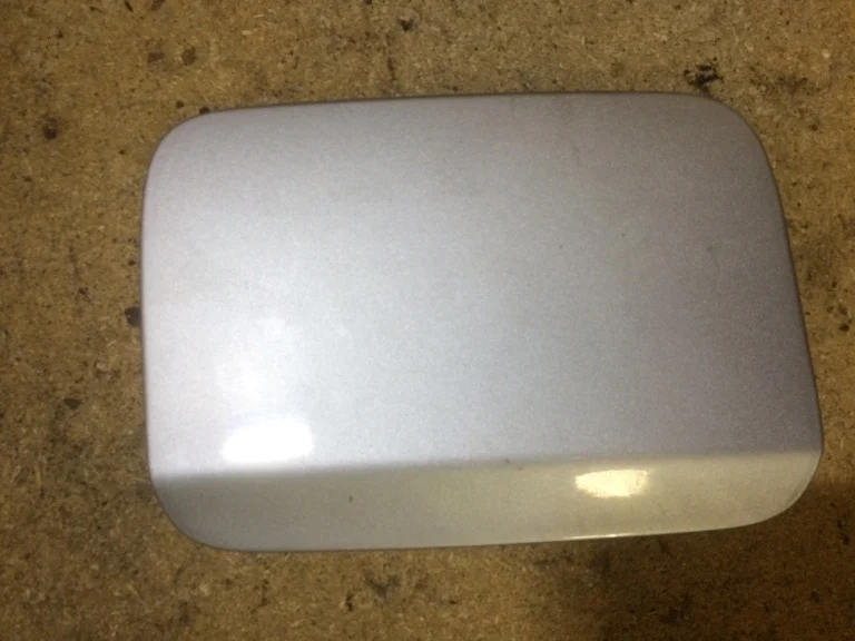 Лючок бензобака BMW E90