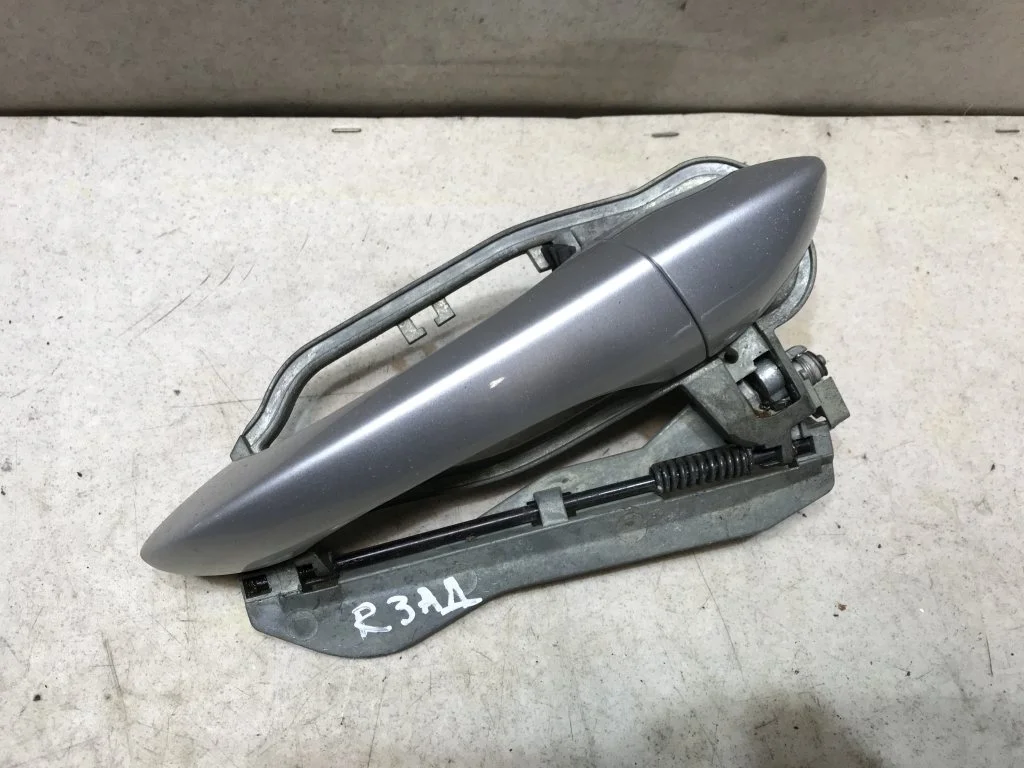 Ручка двери правой в сборе BMW E53