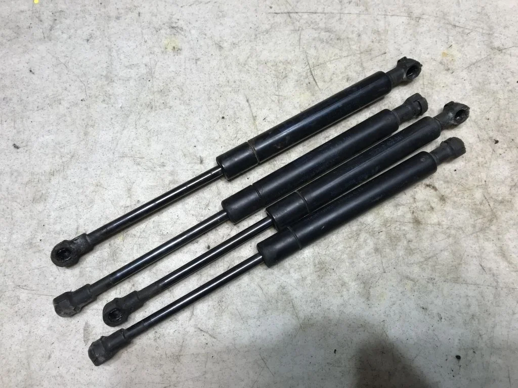 Амортизатор капота BMW X5 E53