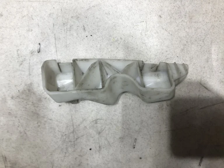 Направляющая бампера Nissan Qashqai J10