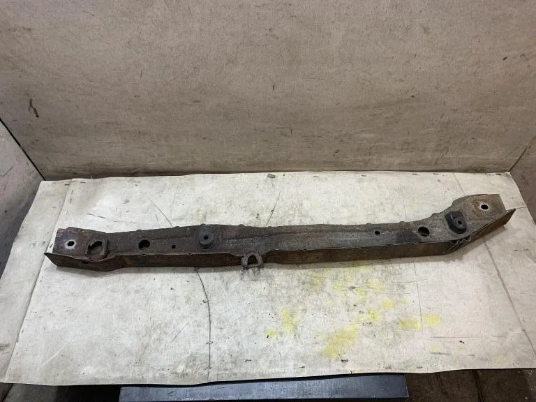 Балка подрадиаторная Nissan Tiida C11