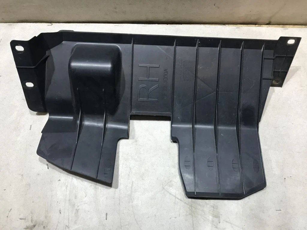 Дефлектор радиатора правый Nissan Qashqai