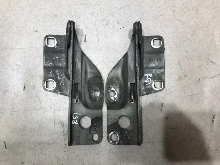 Петли Nissan Pathfinder R51