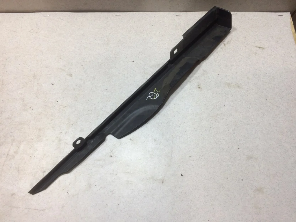 Накладка крыла передняя правая Nissan Qashqai J10