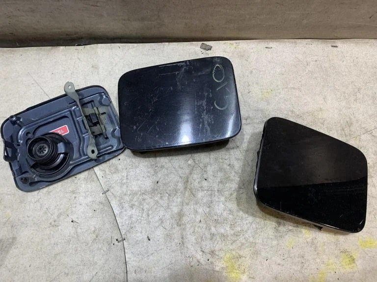 Лючок бензобака Nissan Pathfinder R51