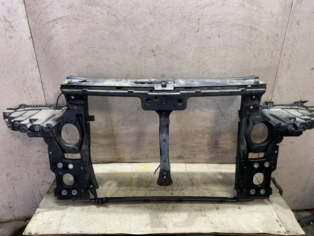 Панель передняя VW Touareg 1