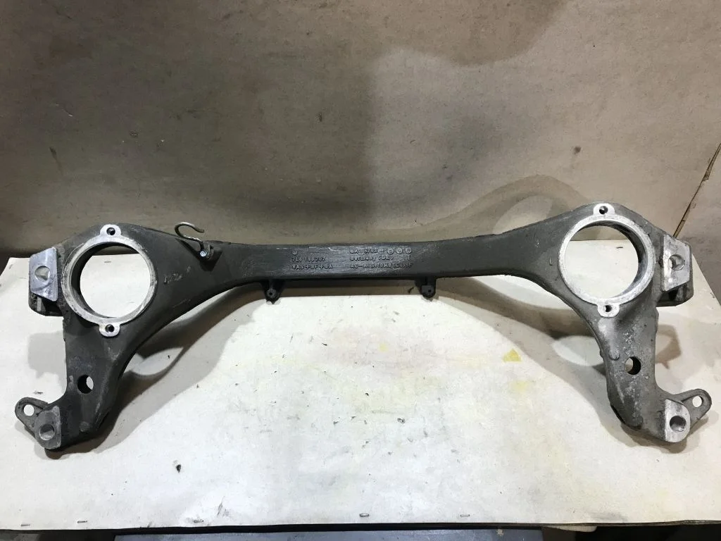 Балка подмоторная VW Touareg  1