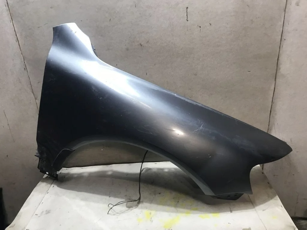 Крыло переднее правое VW Touareg 1