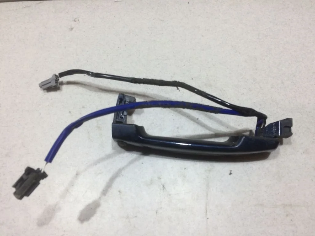 Ручка двери наружная Nissan Pathfinder