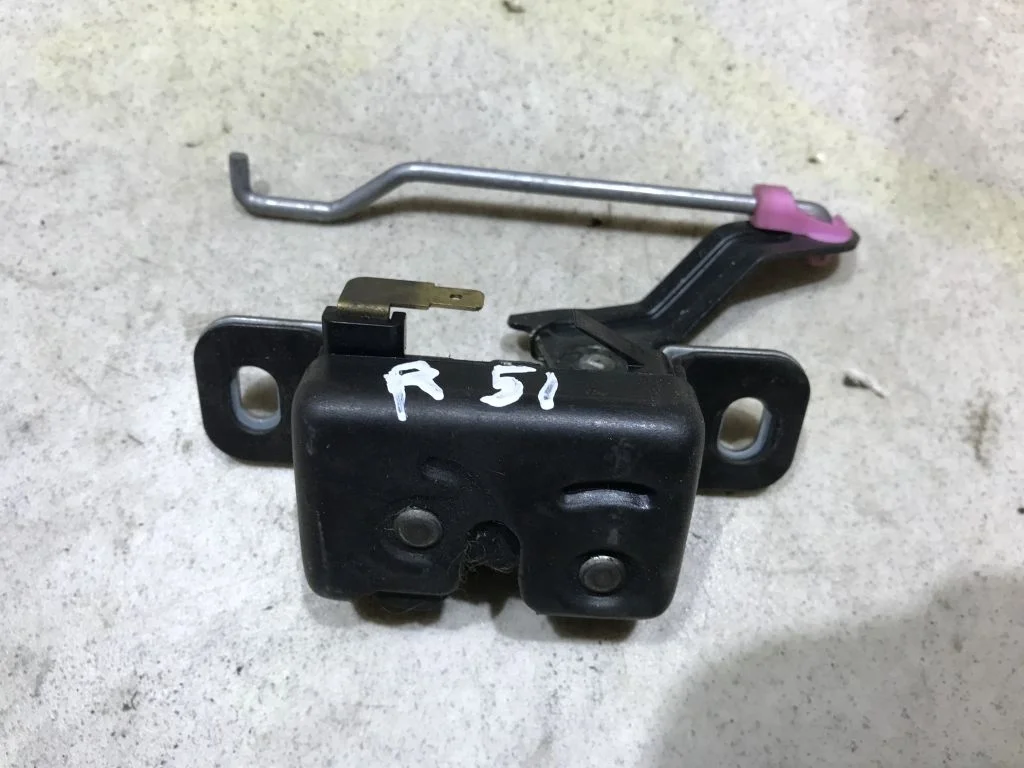 Замок стекла Nissan Pathfinder R51