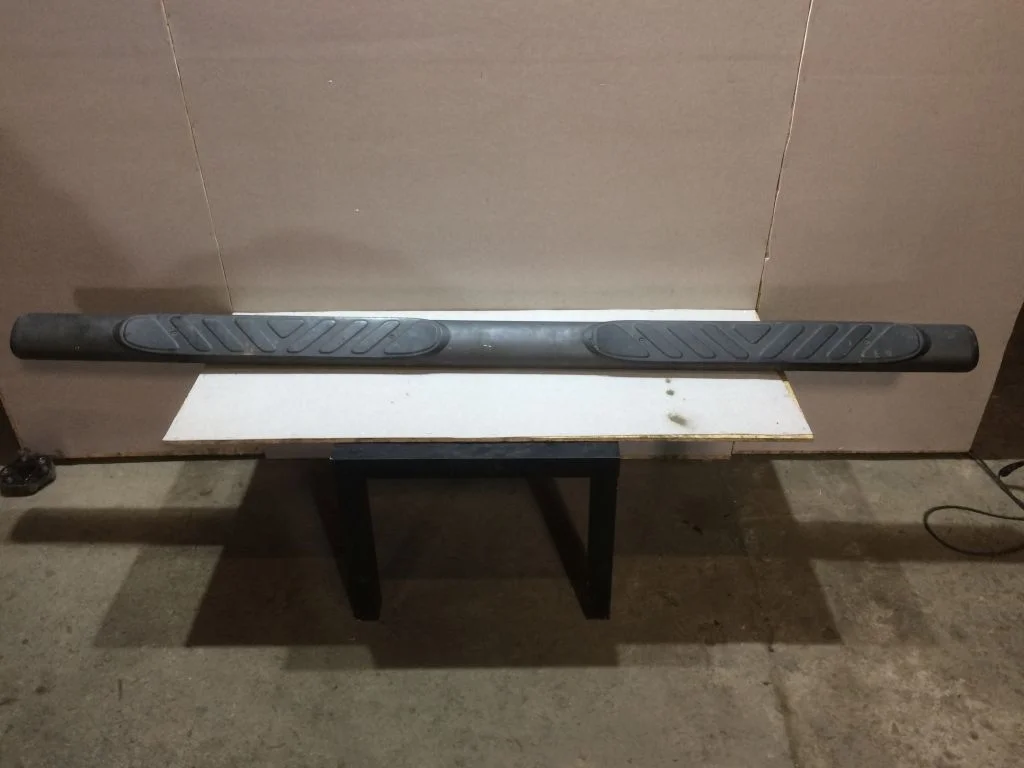 Подножка левая Nissan Navara D40