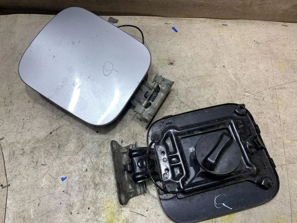 Лючок бензобака Nissan Qashqai J10