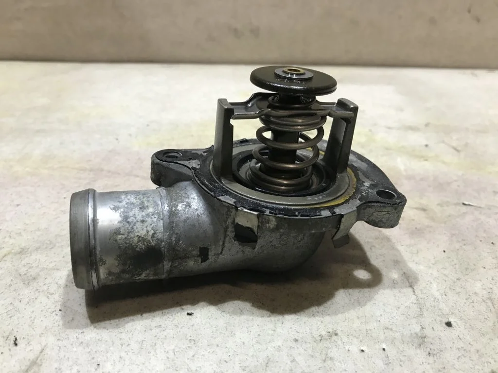 Термостат VW Touareg 2003 2,5