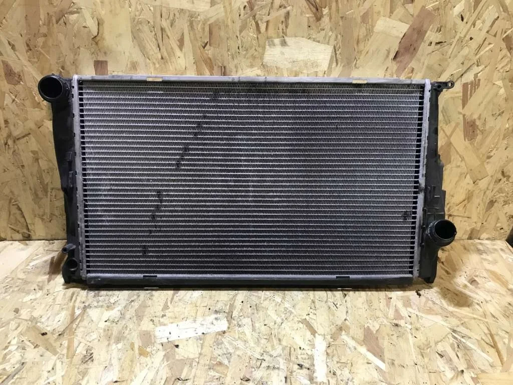 Радиатор основной BMW  E87 3 E90 E84