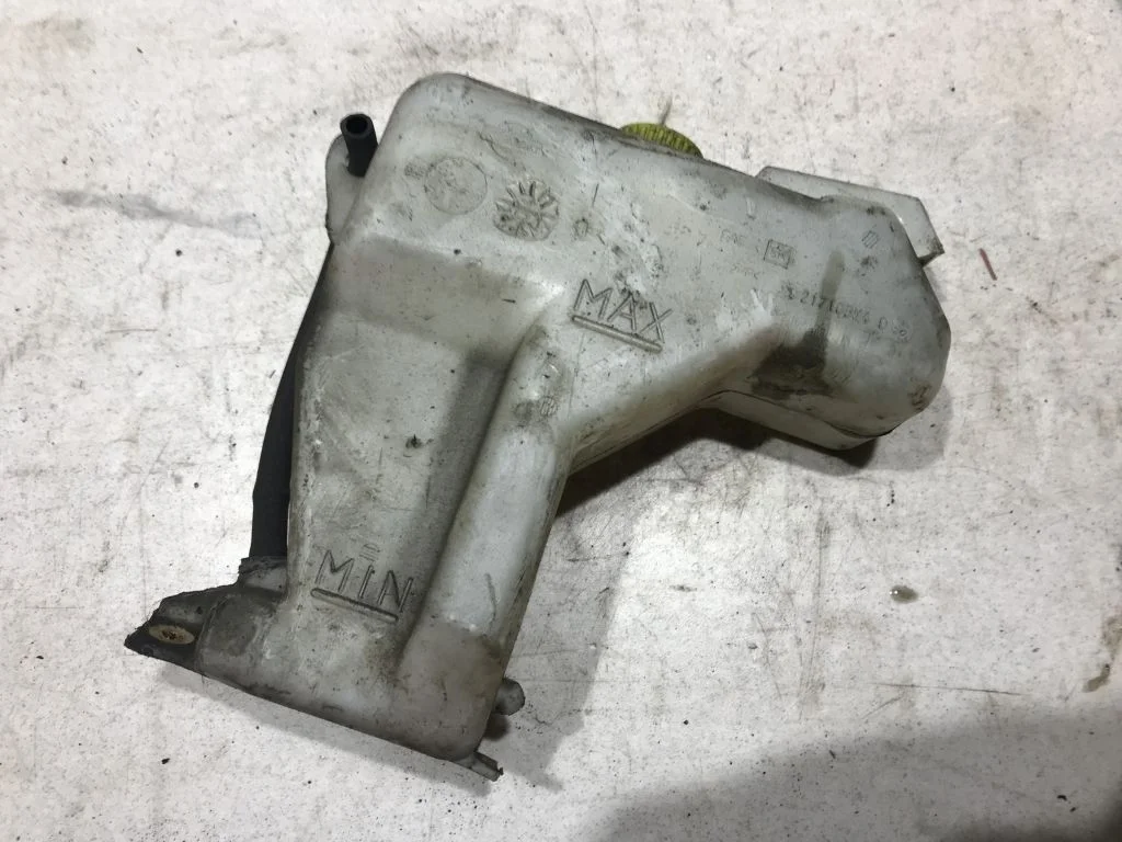 Бачок расширительный Nissan Almera N16