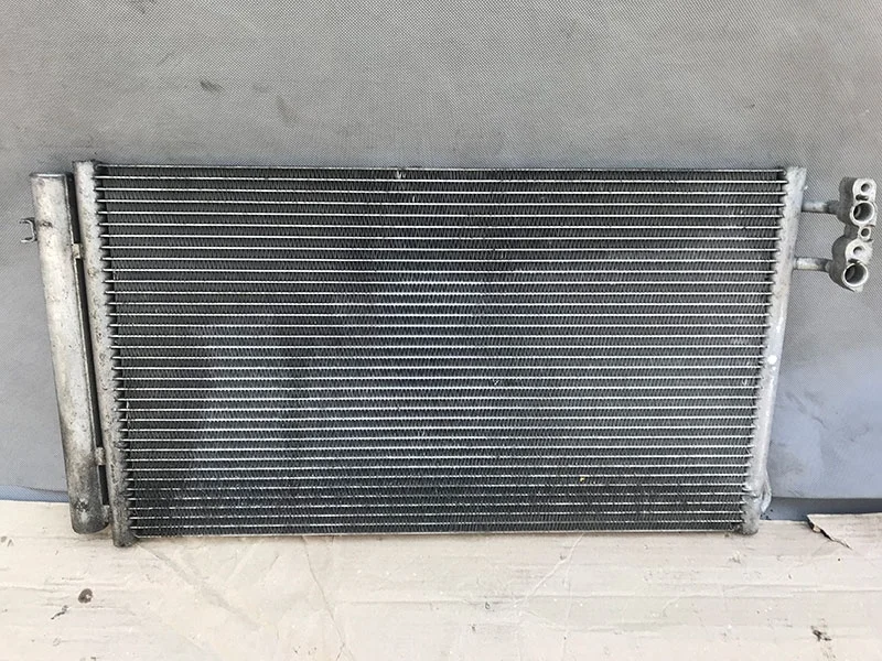 Радиатор кондиционера BMW E81 E87 E90
