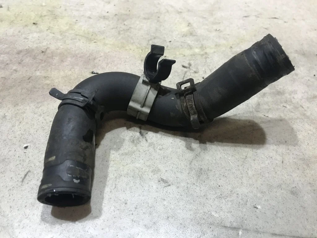 Шланг системы охлаждения VW Touareg 2,5 2004