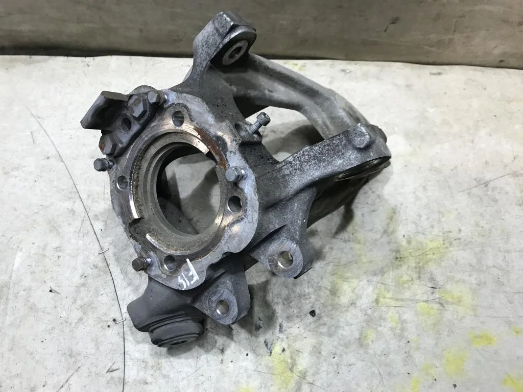 Кулак поворотный задний левый BMW X5 X6 F15