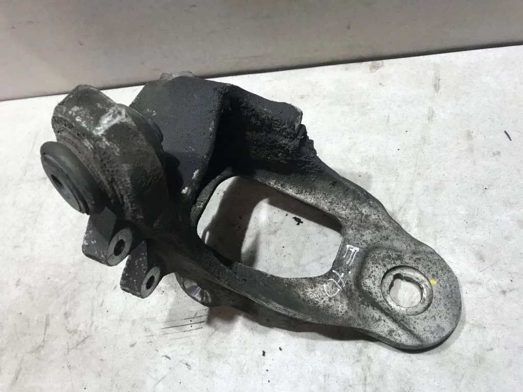 Кулак поворотный правый задний BMW X5 E70