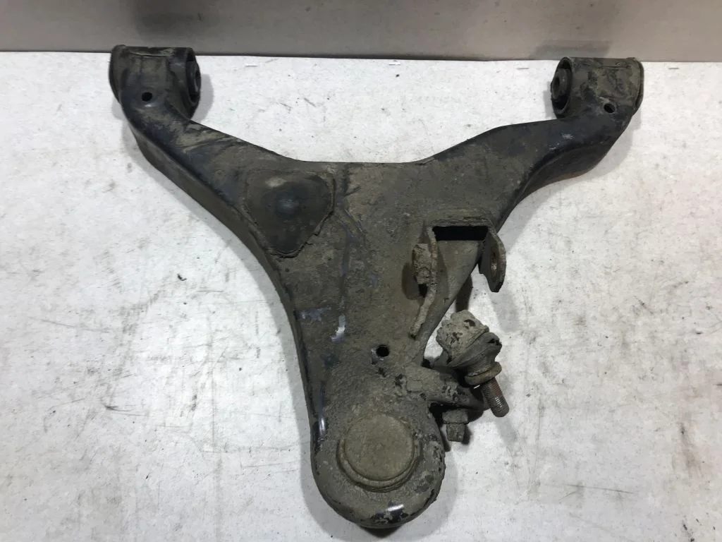 Рычаг передний правый Nissan Pathfinder R51