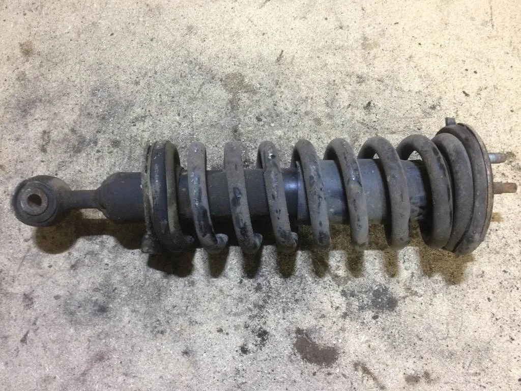 Амортизатор передний Nissan Pathfinder R51