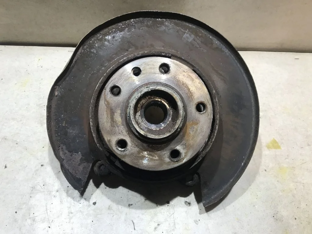 Кулак поворотный задний правый VW Touareg 2005