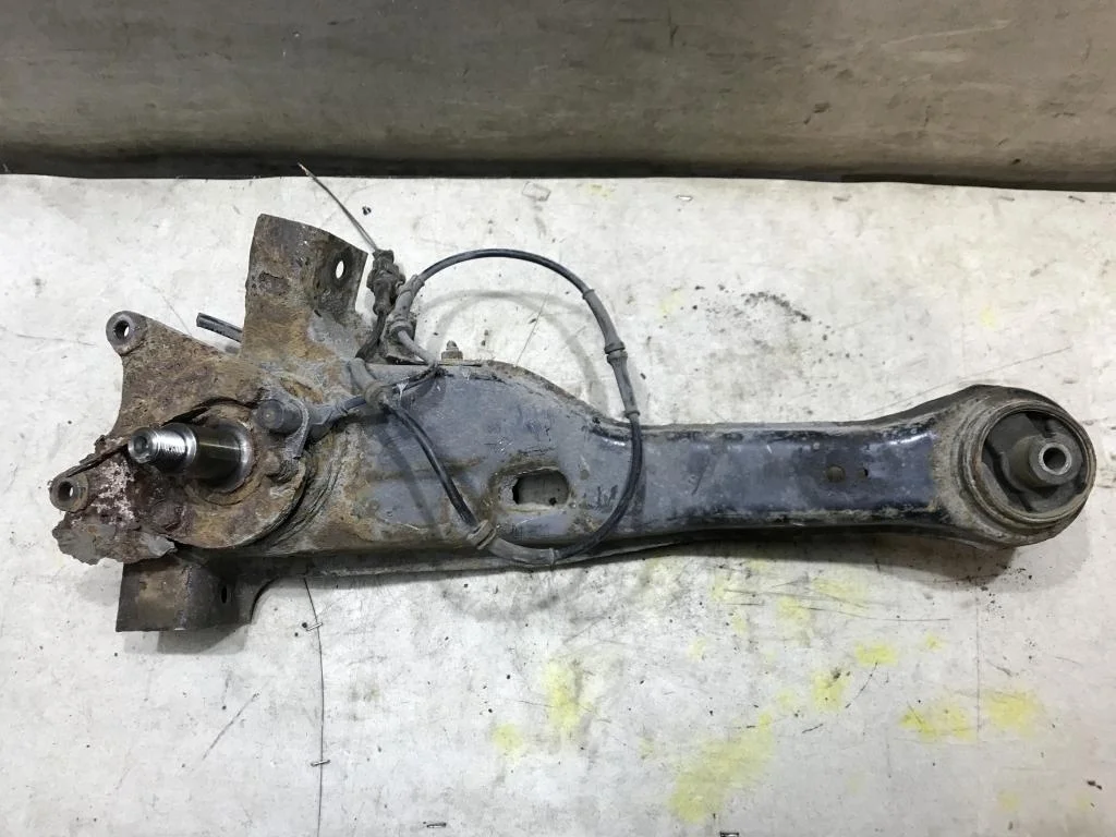 Рычаг задний правый Mitsubishi Space Star