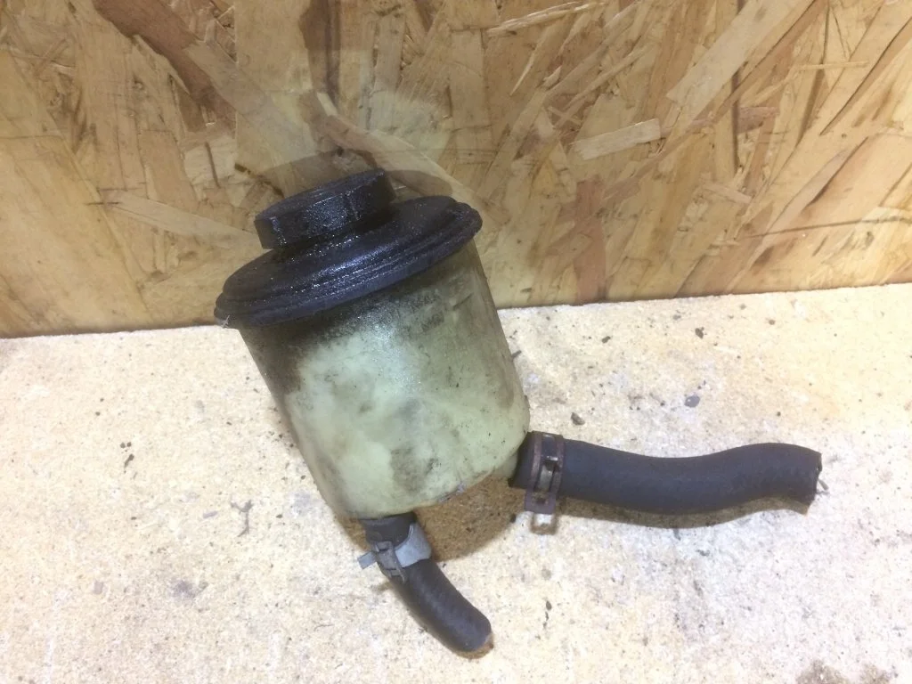 Бачок ГУР Nissan Almera N16 Primera P12