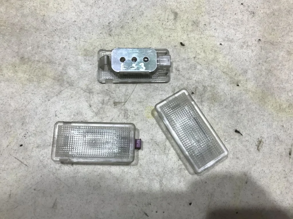 Плафон освещения салонный BMW X5 E53