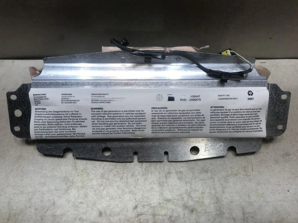 Подушка безопасности в торпедо BMW X5 E70