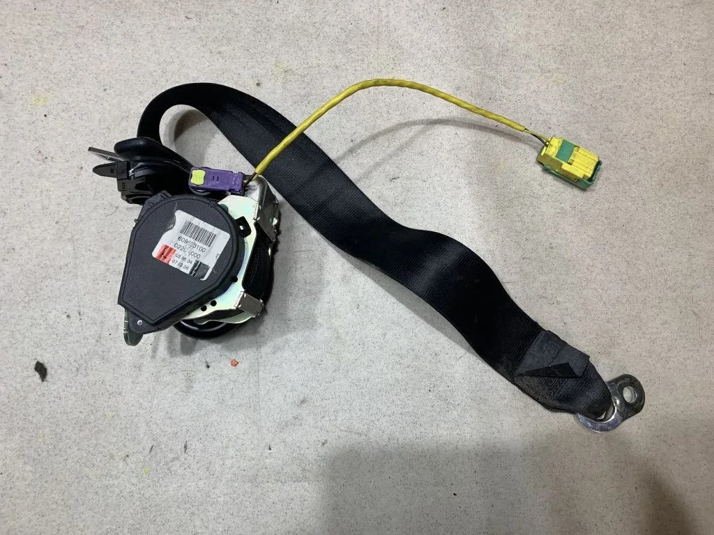 Ремень безопасности задний VW Touareg 2004